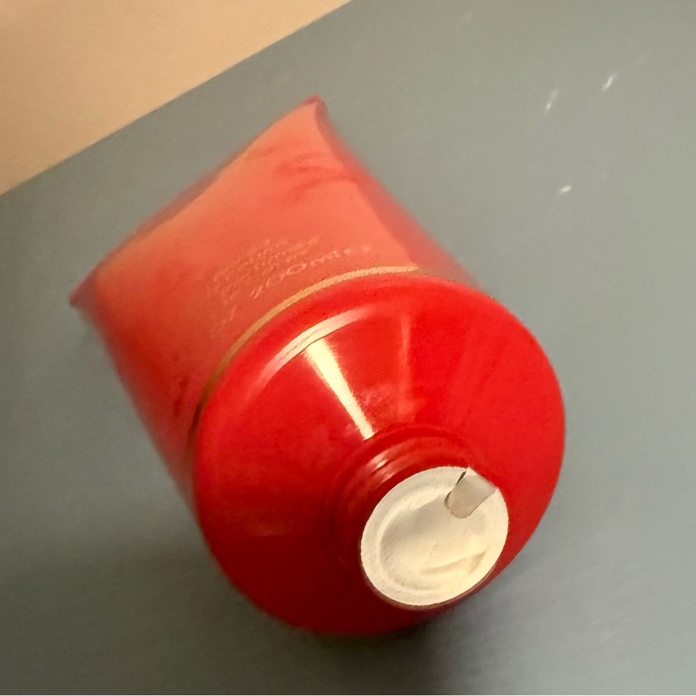 Elizabeth Arden Red Door Perfumed Body Lotion - Vibrant Red - Picture 2 of 2